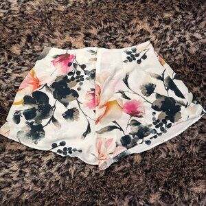 Short Maute Monde Floral Design Absolutely Stunning Looks Size M